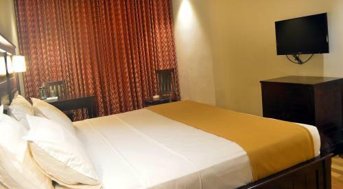Hotel Ranis Grand