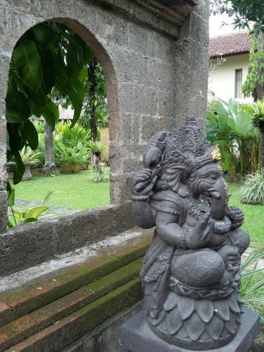 Hostal Puri Kutat Lestari
