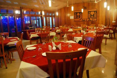 Hotel Megapode Resort
