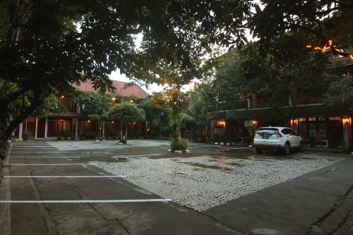Paku Mas Hotel