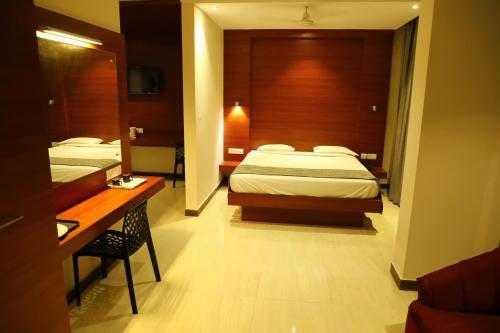 Azeez Avenue Hotel