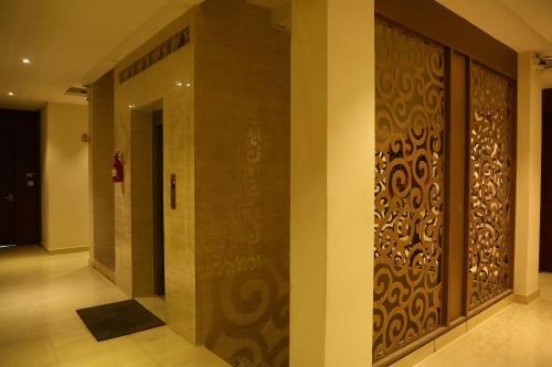 Azeez Avenue Hotel