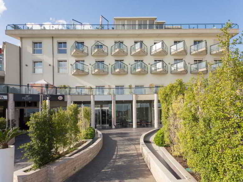 Aga Hotel