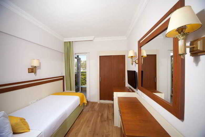 Hotel Emir Beach