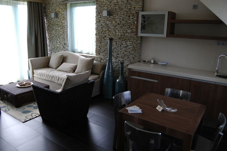 Echo Residence All Suite Hotel