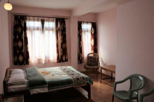 Deki Lodge