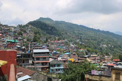 Deki Lodge