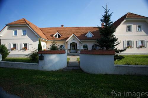 Zsida Term�l Hotel