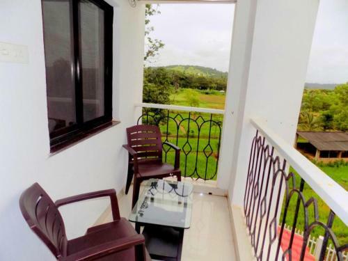 2 Bedroom Apartment Near Candolim Beach Cm012