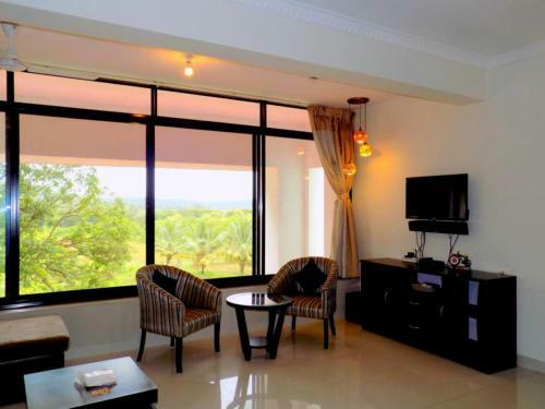 2 Bedroom Apartment Near Candolim Beach Cm012