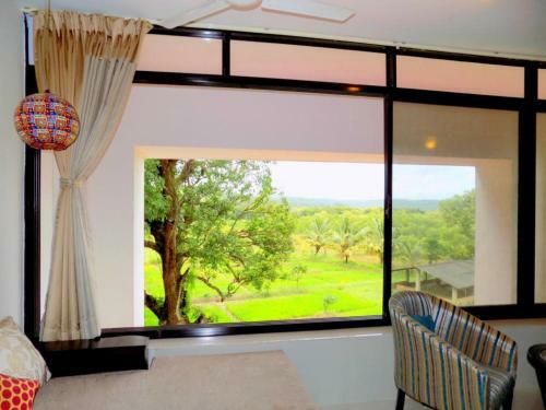 2 Bedroom Apartment Near Candolim Beach Cm012