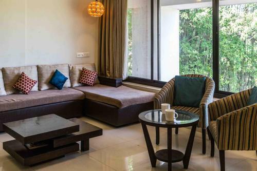 2 Bedroom Apartment Near Candolim Beach Cm012