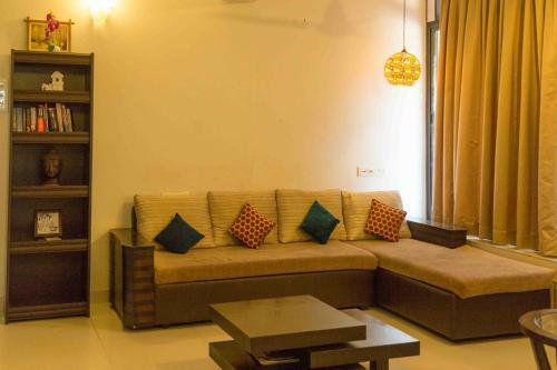 2 Bedroom Apartment Near Candolim Beach Cm012