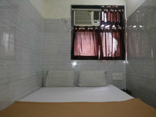 Hostal Hotel Al Mehraj