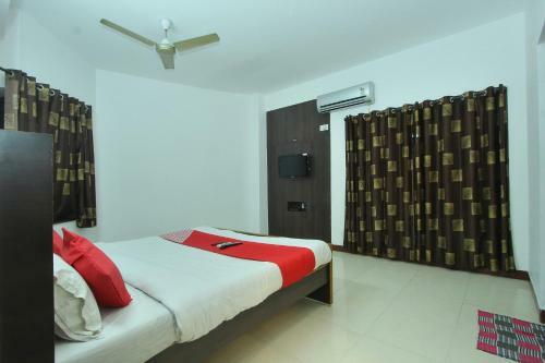 Lake View Hotel