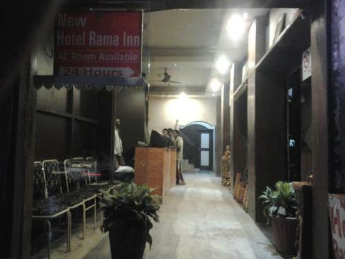 Hotel Rama Inn