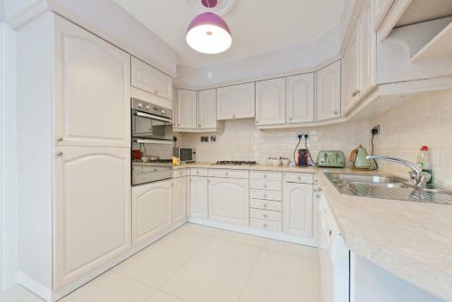 4 Bed House In Ballsbridge
