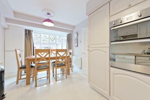 4 Bed House In Ballsbridge