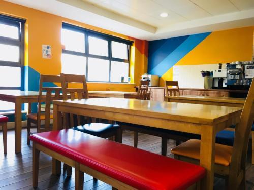 Snoozles Tourist Hostel
