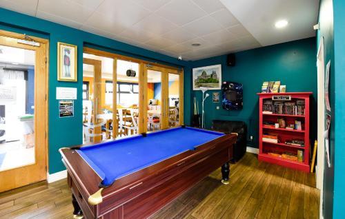 Snoozles Tourist Hostel
