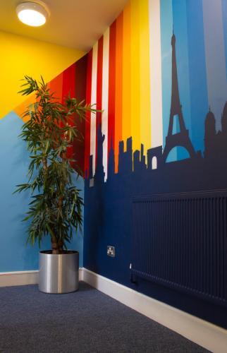 Snoozles Tourist Hostel