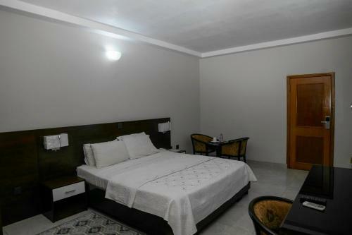 Monarch Hotel