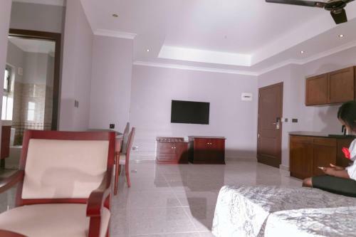 Monarch Hotel