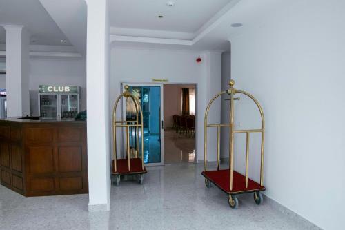 Monarch Hotel