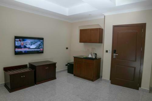 Monarch Hotel