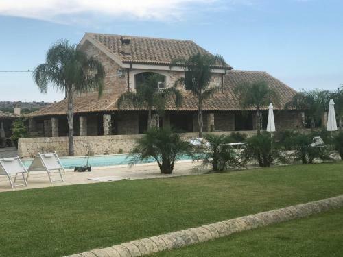 Mythos Holidays & Events