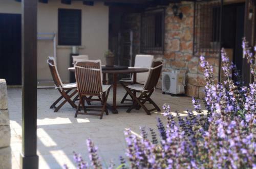 Mythos Holidays & Events