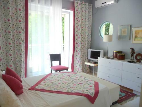 Elena Apartments
