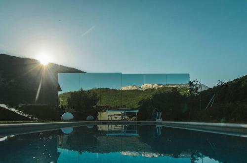 Mirror Houses