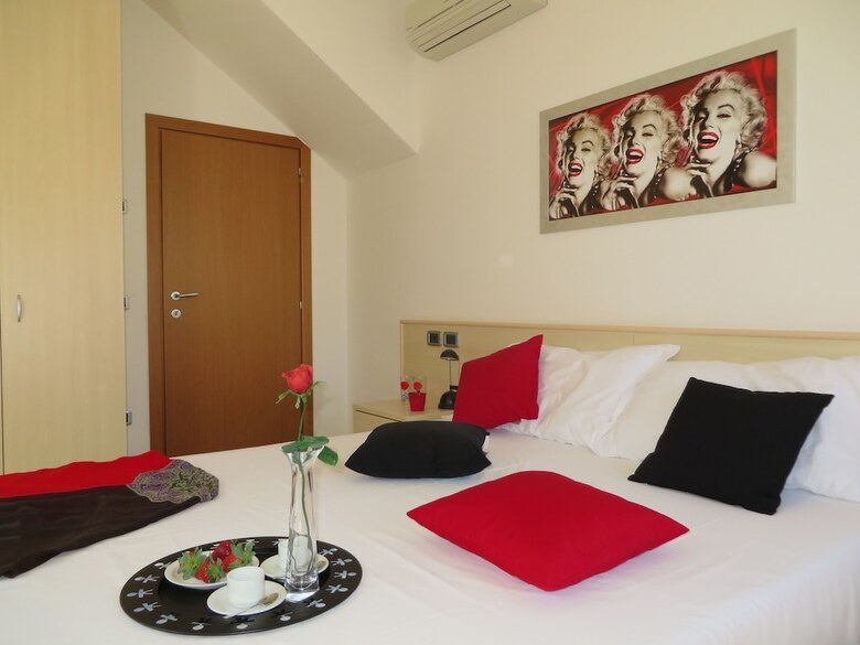 Bella Villa Apartments