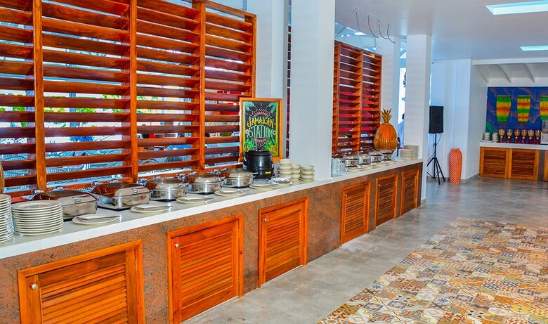 Hotel Royal Decameron Cornwall Beach - All Inclusive