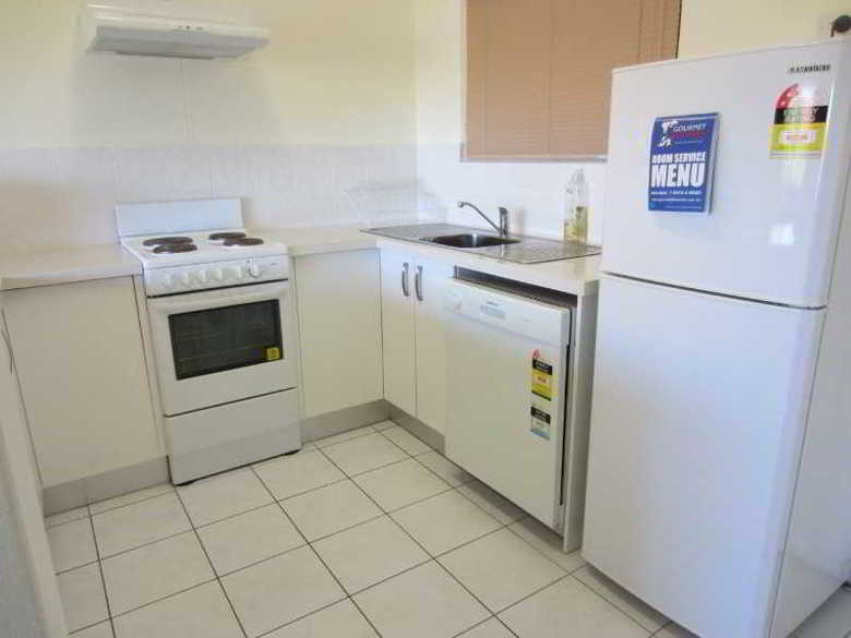Tradewinds Mcleod Apartments