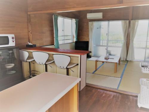 Hostal Pension Crystal Inn Onna