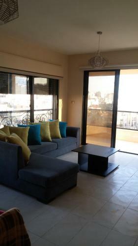Cozy Dair Ghbar Apartment