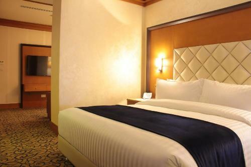 Thousand Nights Hotel