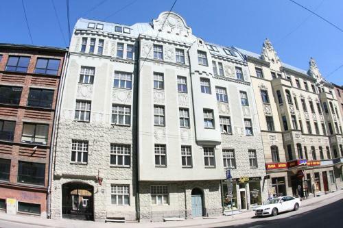 Sunlit Loft Apartment Riga