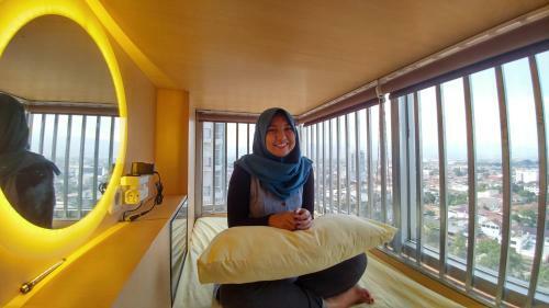 Inap At Capsule Hostel