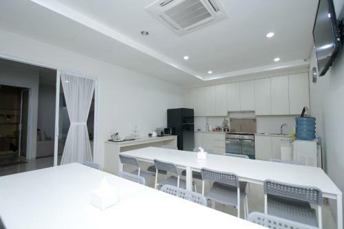 Hostal Mk House Scbd