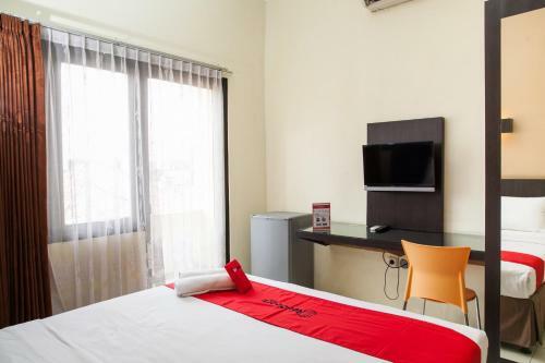 Bed & Breakfast Reddoorz Near Gubeng Station