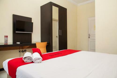 Bed & Breakfast Reddoorz Near Gubeng Station