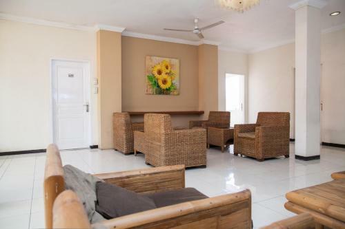 Bed & Breakfast Reddoorz Near Gubeng Station
