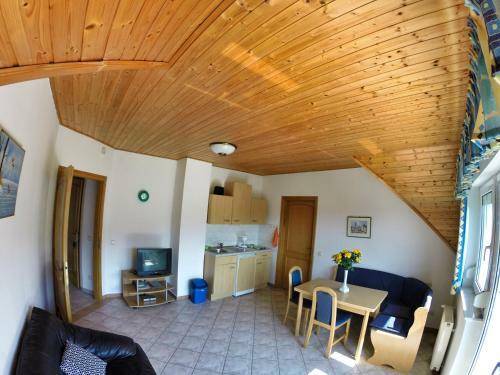 Hostal Balaton White House
