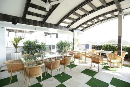 Hotel Treebo Daksh Residency