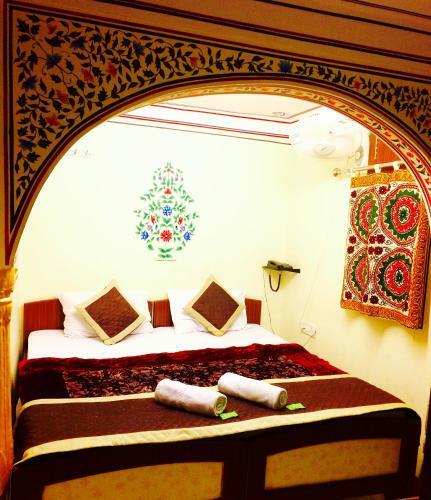 Bed & Breakfast Khandaka Mahal - A Heritage Hotel
