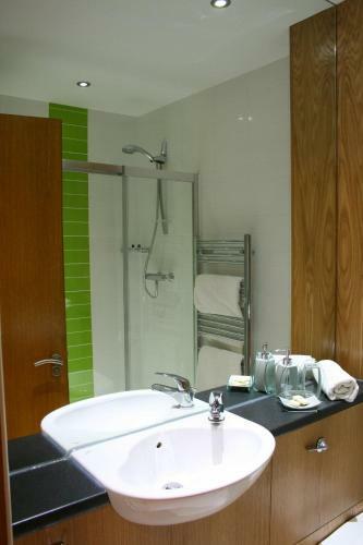 Hostal Brennan Court Guest Accommodation