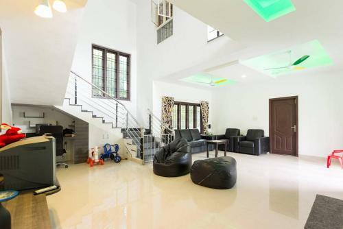 Sceva's Garden Home